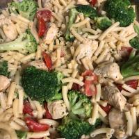 Macaroni and Cheese with Chicken and Broccoli_image