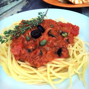 Nana's Tuna Puttanesca Sauce with Spaghetti Pasta_image