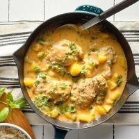 Mango Chicken Thighs with Basil-Coconut Sauce_image