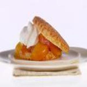 Stone-Fruit Shortcakes with Mascarpone Cream_image