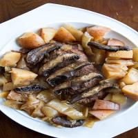 Crock Pot Flat Iron Steak with Portobello Mushrooms & Potatoes | The Kitchen Magpie_image
