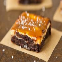 Vanilla Bean Cheesecake Fudge Brownies with Salted Caramel_image