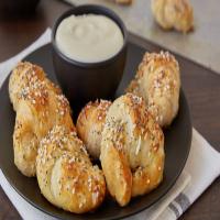Pretzel Knots with Sharp Cheddar Cheese Dip_image