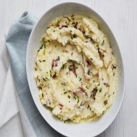 Sour Cream Mashed Potatoes with Bacon and Chives image