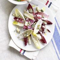 Chicory salad with blue cheese dressing_image
