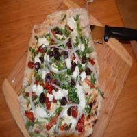 Grilled Goat Cheese and Arugula Pizza_image