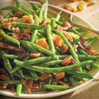 nutty green beans with blue cheese and bacon_image