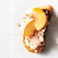 Peach, Prosciutto & Ricotta Crostini Recipe - (4.5/5) image