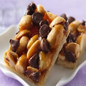 Oh-So-Easy Chocolate-Peanut-Caramel Bars_image