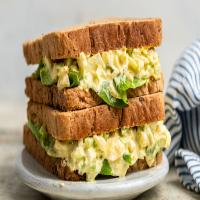 Quick and Easy Egg Salad Sandwich_image