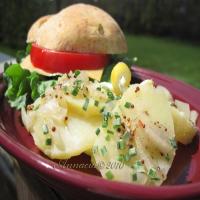 Light Summer Potato Salad - Leichter Kartoffelsalat image