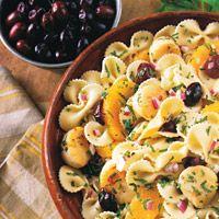 Bow-Tie Salad with Scallops, Black Olives, Oranges, and Mint_image