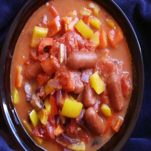 Sweet Tomato Peppers With Little Smokie Sausages_image
