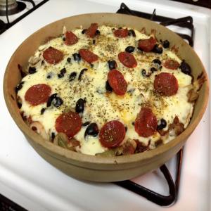 Quick and Easy Deep Dish Pizza With Pita Crust_image
