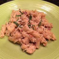 Campanelle with Chicken, Pesto, and Sun-Dried Tomatoes_image