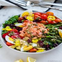 Grilled Salmon Niçoise Salad_image