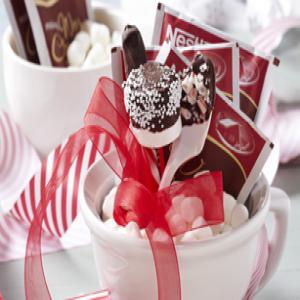 Hot Cocoa Gift with Holiday Dippers_image