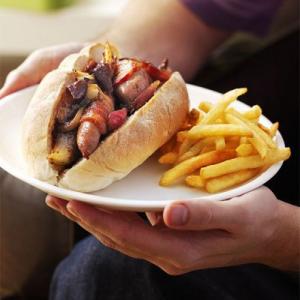 Hotdogs with sticky roasted onions_image