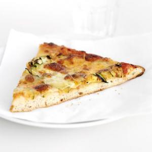 Cheesy courgette pizza_image