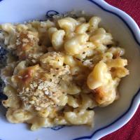 Baked Macaroni and Cheese With a Crumb Topping_image