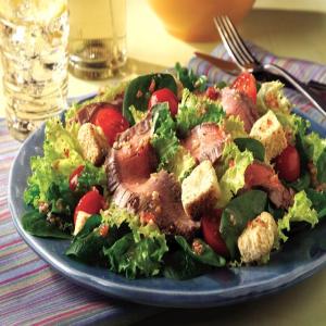 SEVEN SEAS® Sensational Steak Salad_image