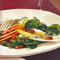 Pear, Arugula and Endive Salad with Candied Walnuts_image