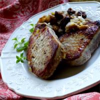 Pork Loin Chops with Cherry-Apple Stuffing_image