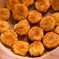 Sweet and Spicy Plantain Chips_image