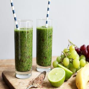 Key Lime Smoothie With Grapes_image