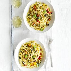 Roasted pepper linguine with crisp crumbs image