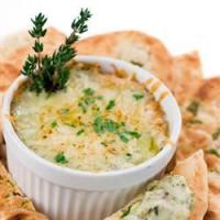 Hot Spinach, Artichoke, and Swiss Cheese Dip_image