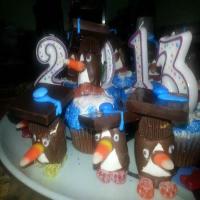 Graduation Penguin Cupcakes_image