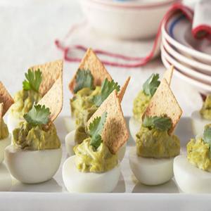 Huevos rellenos con guacamole cremoso_image