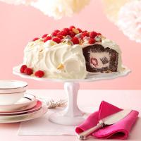 Chocolate Raspberry Tunnel Cake_image