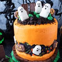 Halloween Graveyard Cake_image