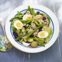 Asparagus & tuna salad image