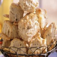 Peppery White Cheddar Biscuits_image