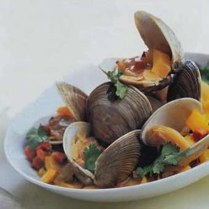 Steamed Clams in Wine and Chorizo_image
