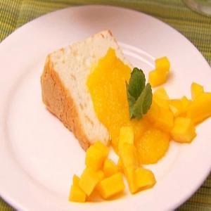 Angel Food Cake with Mangoes image
