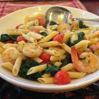 Sauteed Shrimp with Spinach, Tomatoes, and Spaghetti Squash_image