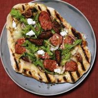 Grilled Sausages with Figs and Mixed Greens_image