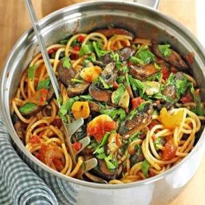 Spicy spaghetti with garlic mushrooms_image