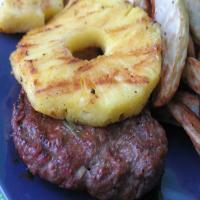 Hawaiian Hamburgers With Grilled Pineapple_image