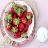 Amaretto Sour Cream Strawberries image