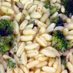 Cavatelli with Sauteed Broccoli and Garlic_image
