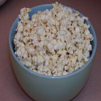 Popcorn With Rosemary Infused Oil_image