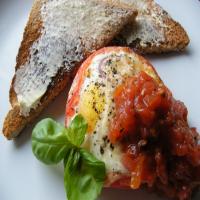 Baked Eggs in Tomato Cups_image