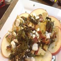 Wilted Spinach with Apples & Feta Cheese_image