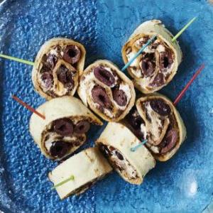 Goat's cheese & olive tapenade spirals_image