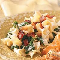 Creamy Spinach Noodle Toss image